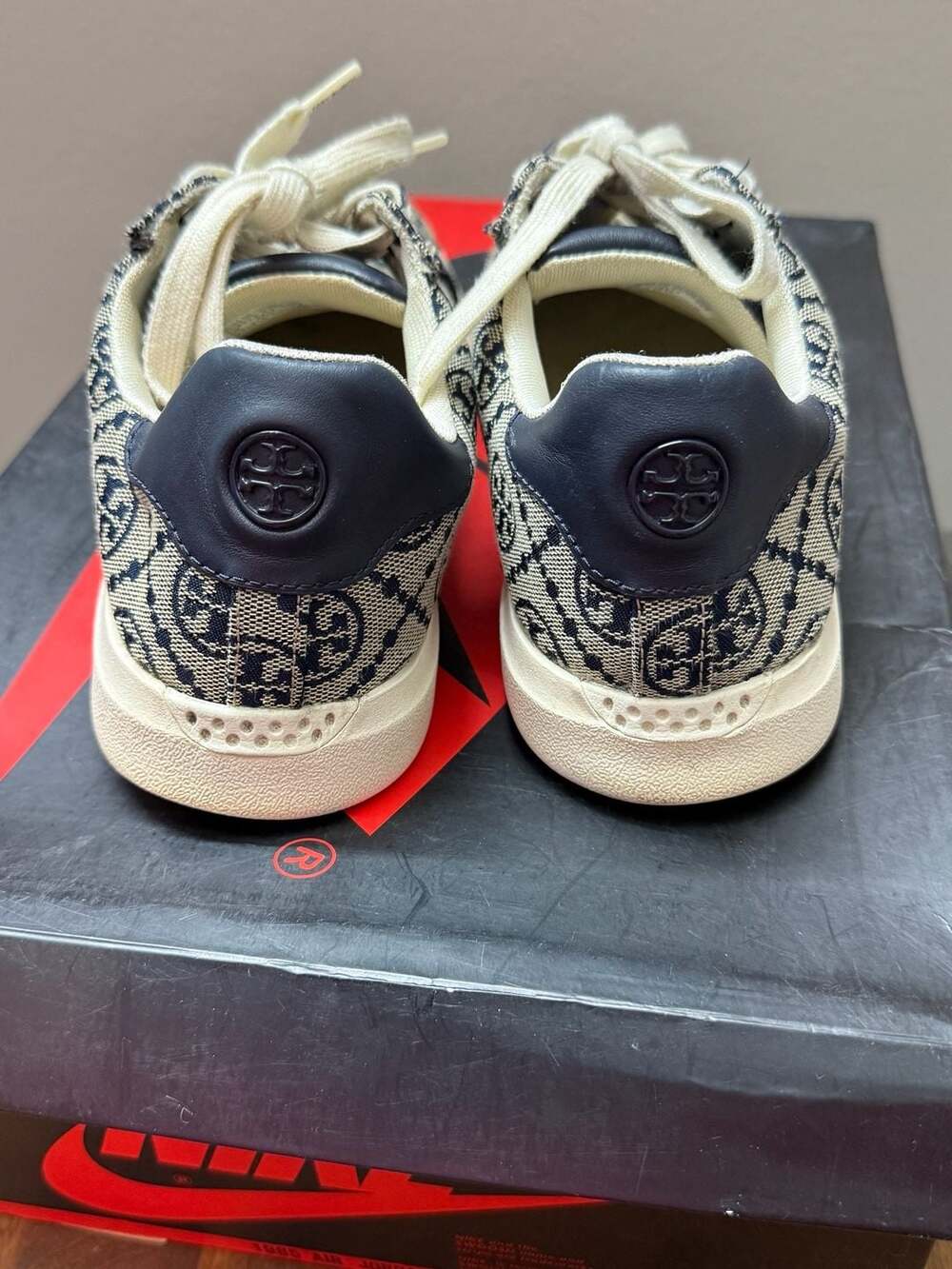 8W Tory Burch Howell T Monogram Jacquard Sneakers - Picture 2 of 6